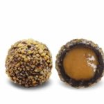 Σοκολατένια-Τρουφάκια-με-ρευστή-Αλατισμένη-Καραμέλα-Φουντούκι_Βελγικές-Τρούφες-Σοκολάτας-Caramel-Sea-salt-hazelnut